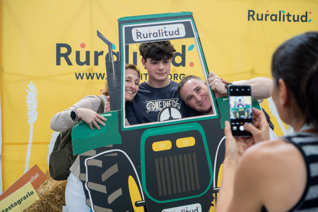 ‘Ruralitud’ acerca el mundo rural a cientos de jóvenes en la Feria Zona FP